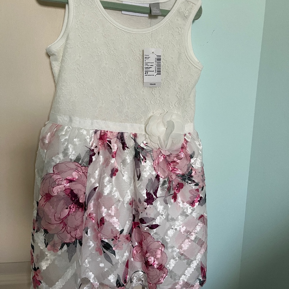 Children’s Place lace dress with pretty floral pattern, 4T
